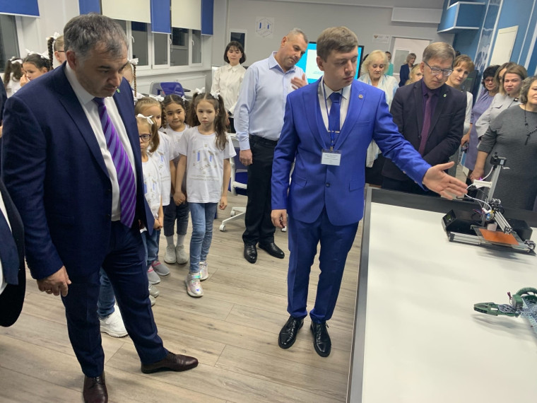 В Усинске открылся Центр цифрового образования детей «IT-куб».